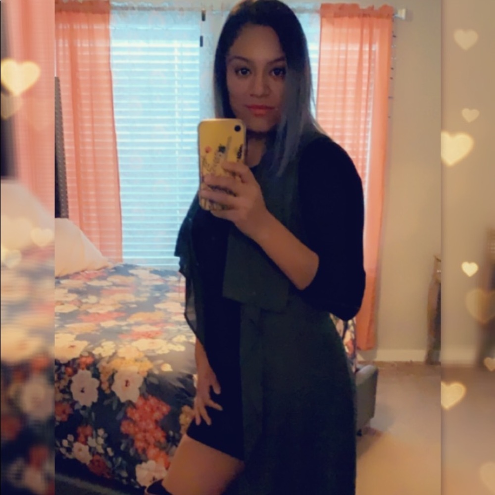 Meet your Posher, Aline
